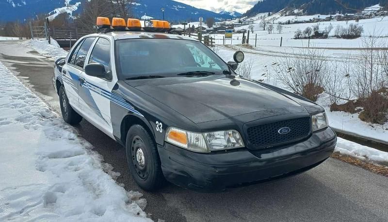 Gebraucht Ford Crown 250 PS (183 kW) 2003 Weiß Limousine