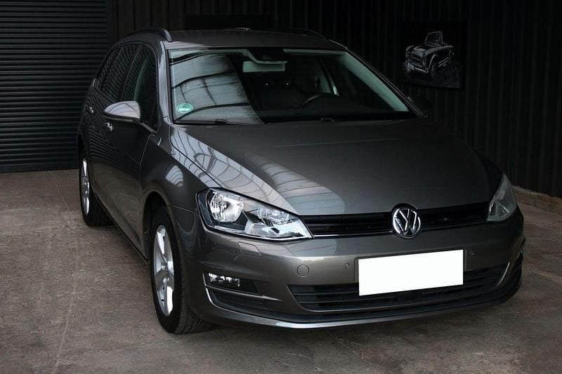 Grau Gebraucht 2015 VW Golf VII Comfortline Kombi | 11.990 € (Fairer Preis) - Bild 1/4