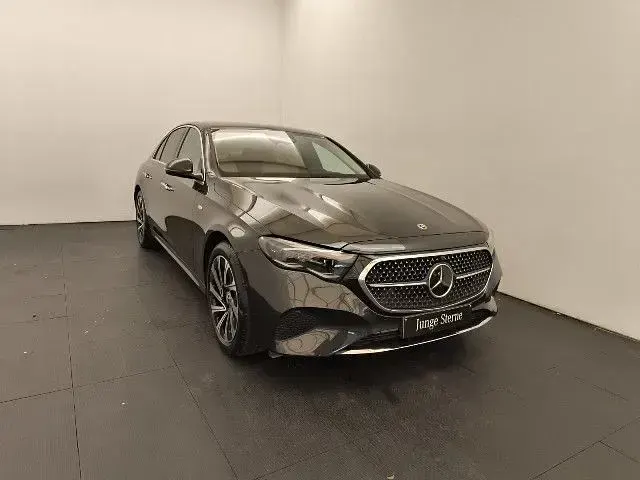 Gebraucht Mercedes E300 Advanced Plus 313 PS (230 kW) 2025 Metalliclack graphitgrau Limousine