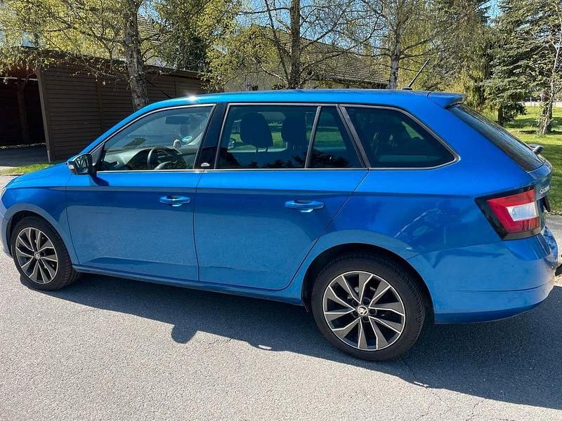 Gebraucht Skoda Fabia 90 PS (66 kW) 2015 Blau Kombi
