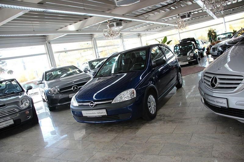 Używany Opel Corsa 58 KM (42 kW) 2003 Niebieski Sedan/Limuzyna