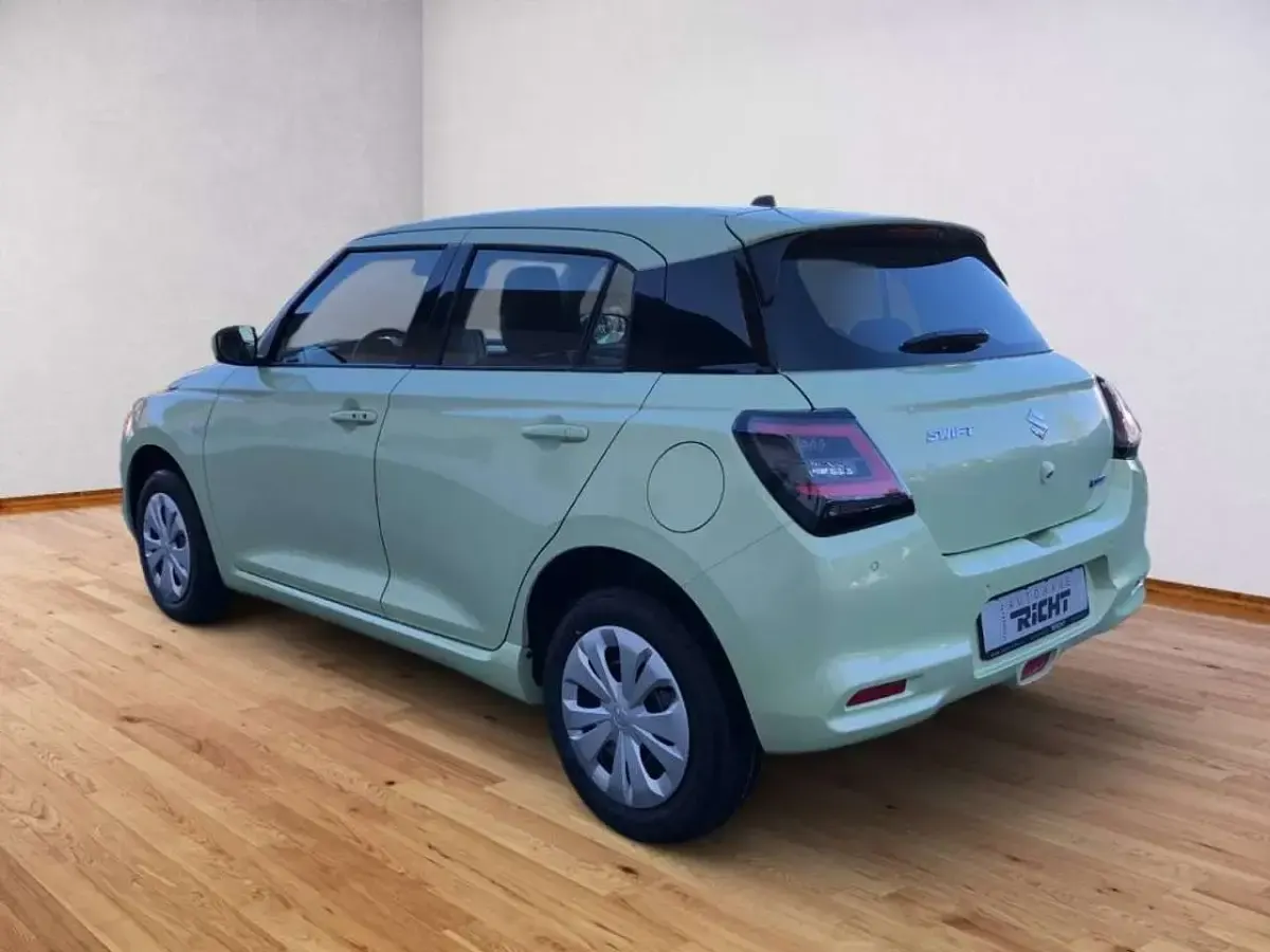 Neu Suzuki Swift Club 82 PS (60 kW) 2026 Cool yellow metallic Kleinwagen