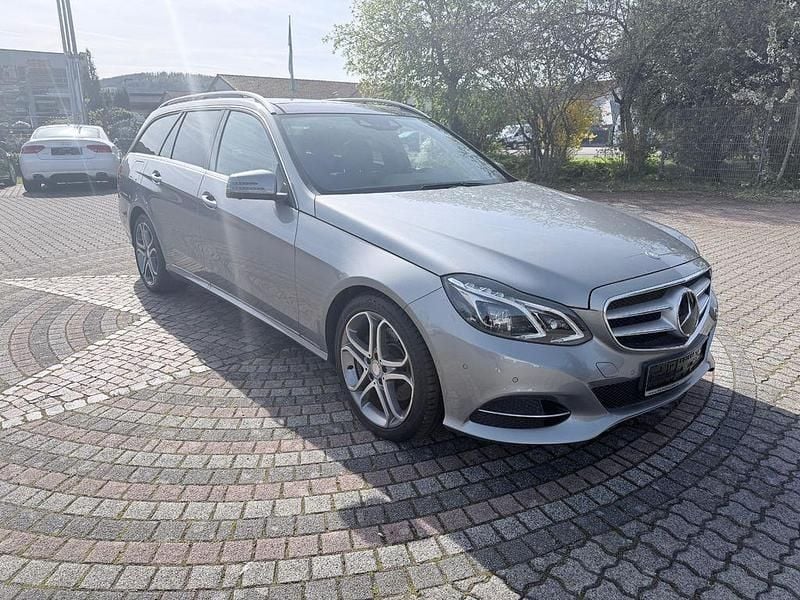 Gebraucht Mercedes E300 231 PS (169 kW) 2013 Grau Limousine
