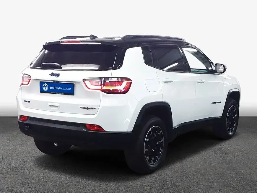 Gebraucht Jeep Compass Trailhawk 181 PS (133 kW) 2024 Alpine white SUV