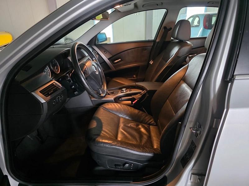 Silber Gebraucht 2005 BMW 523 Limousine | 4.850 € (Guter Preis) - Bild 1/4