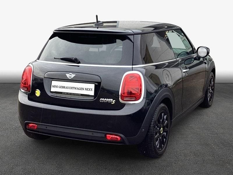 Gebraucht Mini Cooper SE Classic 135 kW (184 PS) 2023 Schwarz Kleinwagen