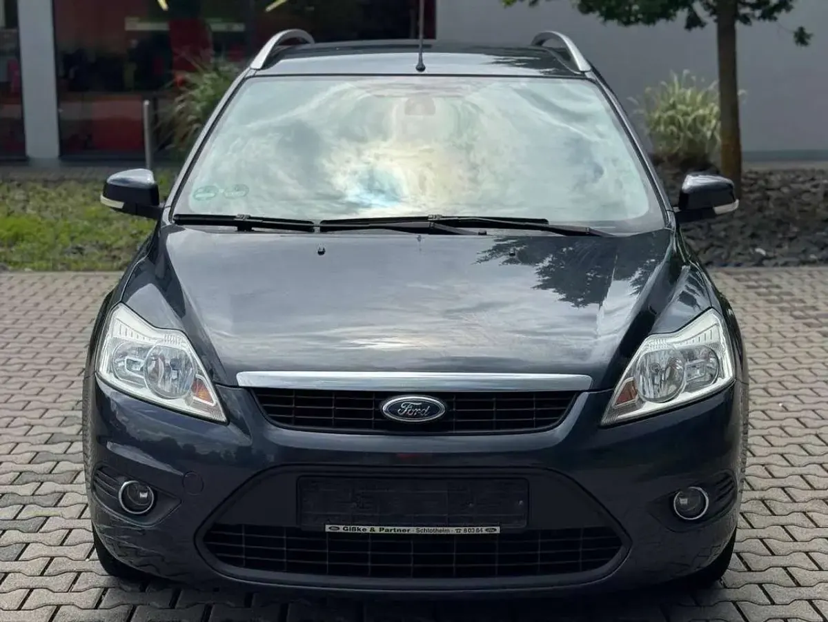 Gebraucht Ford Focus 101 PS (74 kW) 2009 Grau Kombi