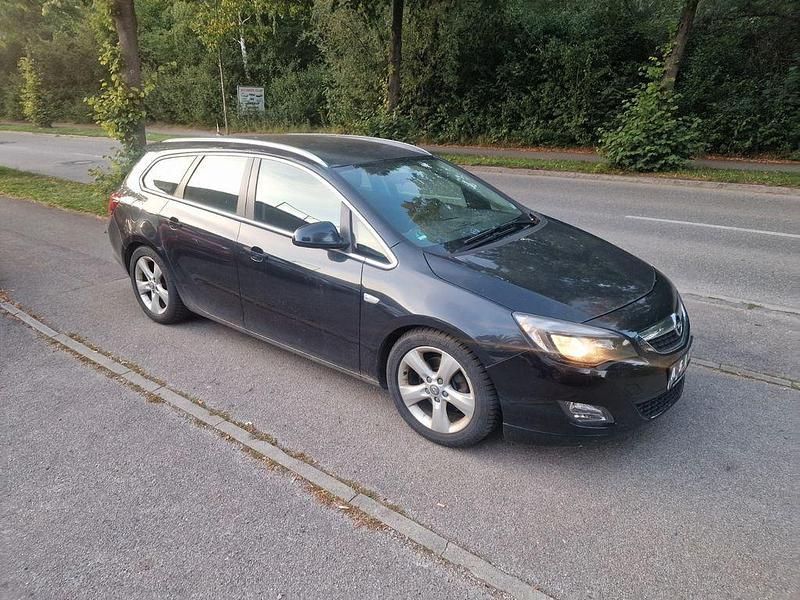 Schwarz Gebraucht 2012 Opel Astra Sport Kombi | 2.999 € (Superpreis) - Bild 1/4