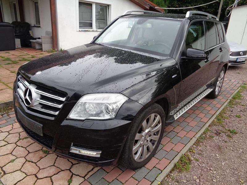 Schwarz Gebraucht 2010 Mercedes GLK220 SUV | 6.990 € (Fairer Preis) - Bild 1/4