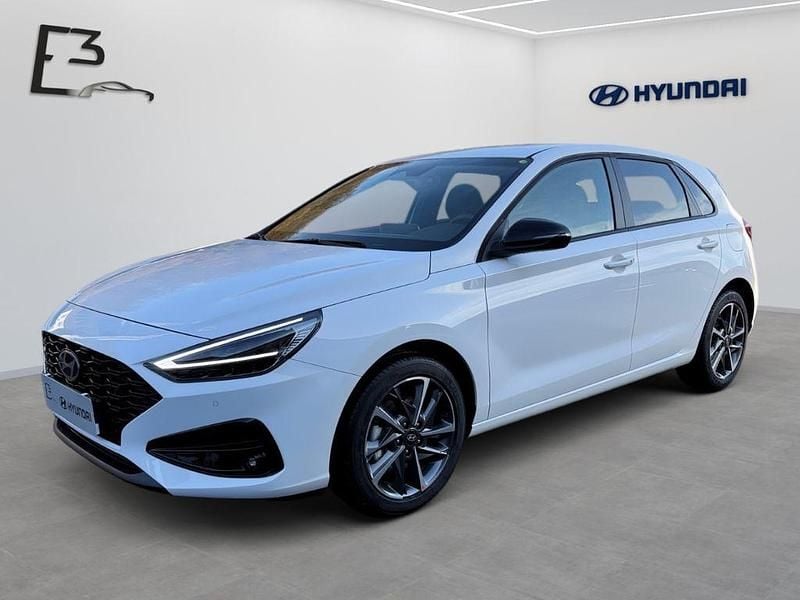 Weiß Neu 2025 Hyundai i30 Advantage Limousine | 27.290 € (Etwas zu teuer) - Bild 1/4