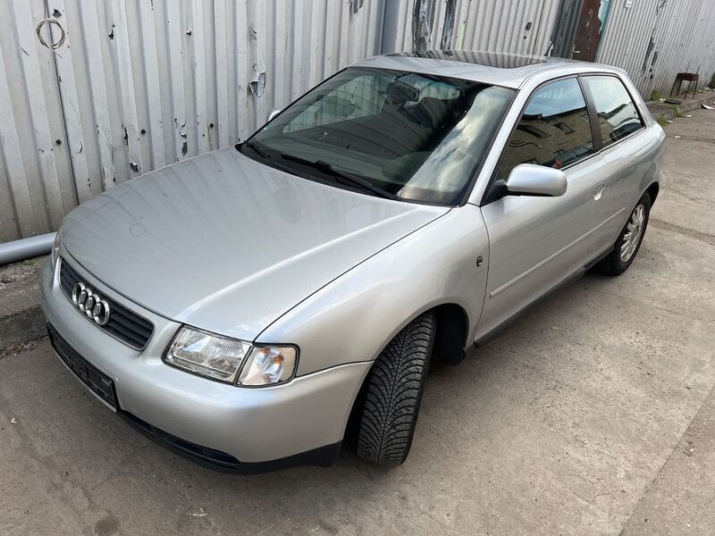 Silber Gebraucht 1998 Audi A3 Ambiente Limousine | 750 € (Guter Preis) - Bild 1/4