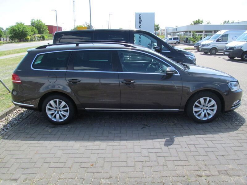 Gebraucht VW Passat Comfortline 160 PS (117 kW) 2014 Braun Kombi