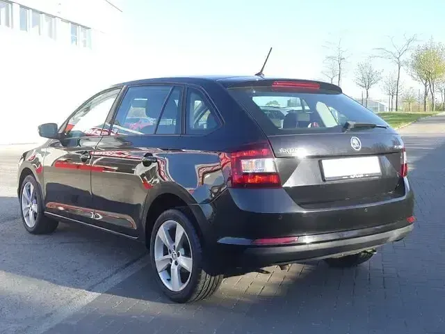 Gebraucht Skoda Rapid Ambition 95 PS (69 kW) 2019 Schwarz Kleinwagen