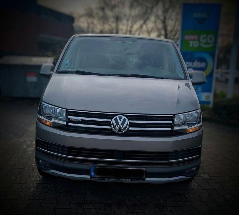 Gelb Gebraucht 2017 VW Multivan PanAmericana Van | 35.500 € (Teuer) - Bild 1/4