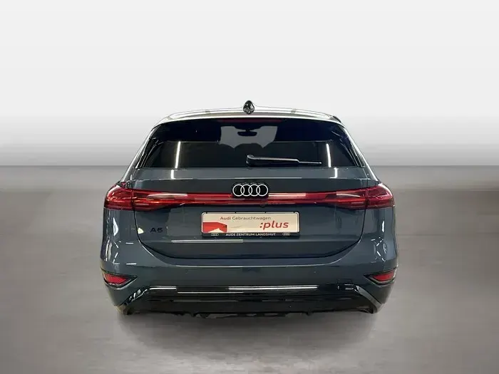 Begagnad Audi A6 e-tron Performance 269 kW (367 HK) 2025 Blå Kombi
