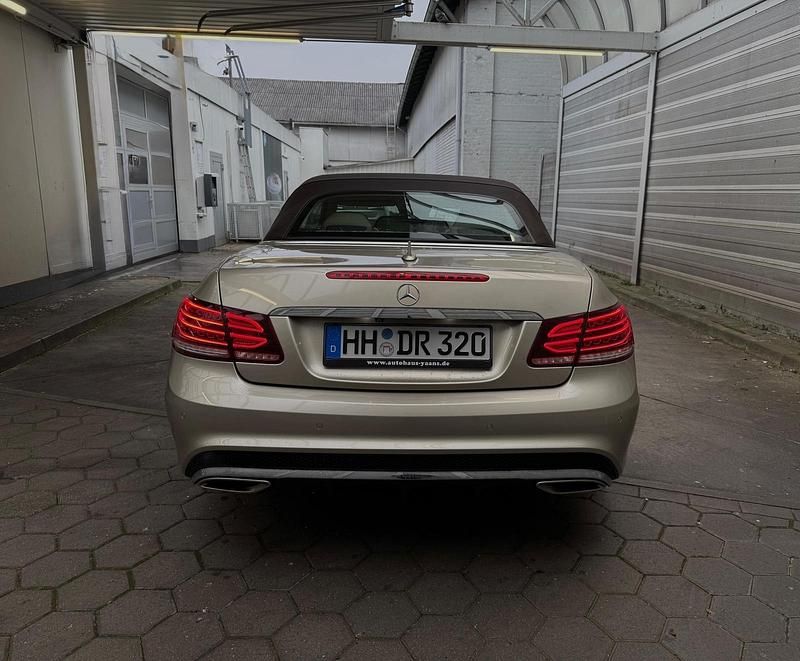 Gebraucht Mercedes E250 AMG line 204 PS (150 kW) 2016 Gold Cabrio