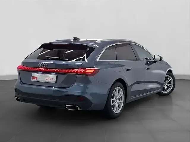 Gebraucht Audi A5 Ambiente 204 PS (150 kW) 2025 Horizontblau metallic Kombi