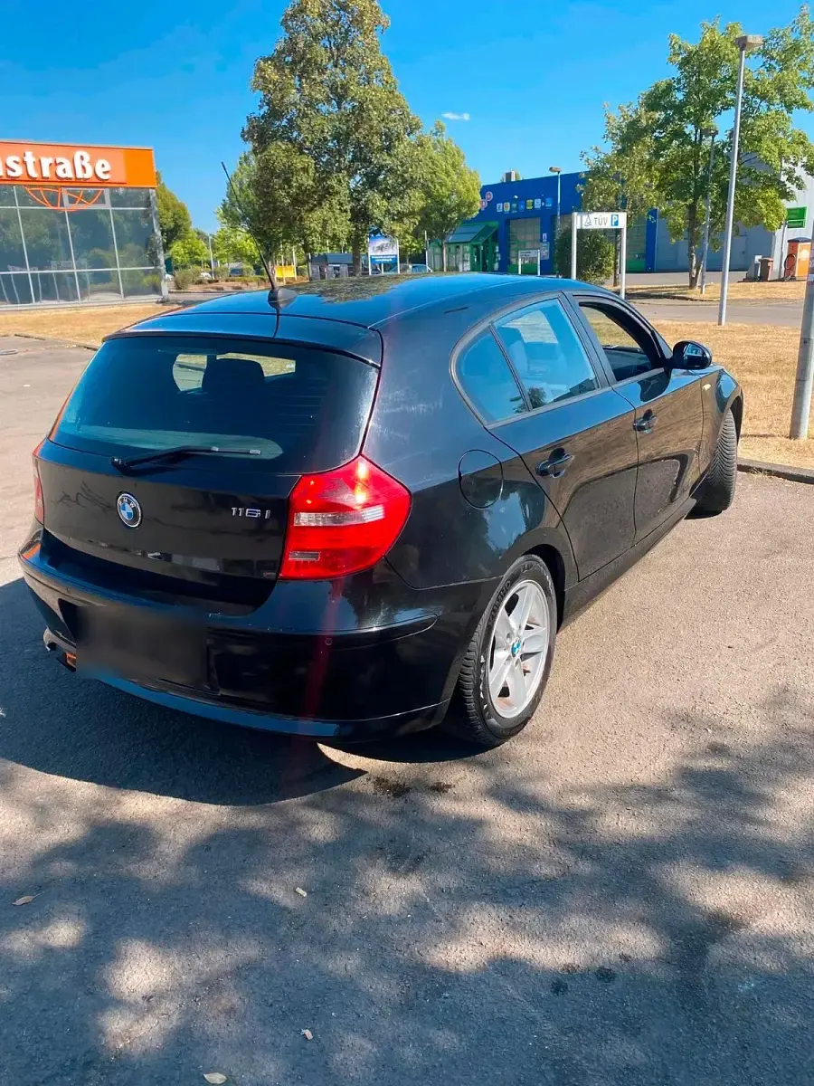 Gebraucht BMW 116 122 PS (89 kW) 2008 Schwarz Kleinwagen
