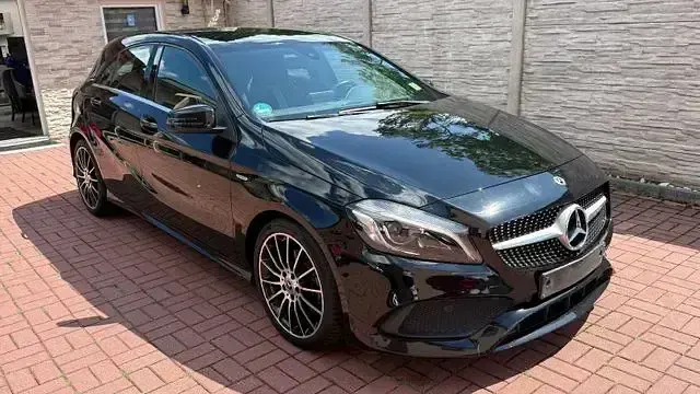 Gebraucht Mercedes A200 AMG 156 PS (114 kW) 2018 Schwarz Limousine