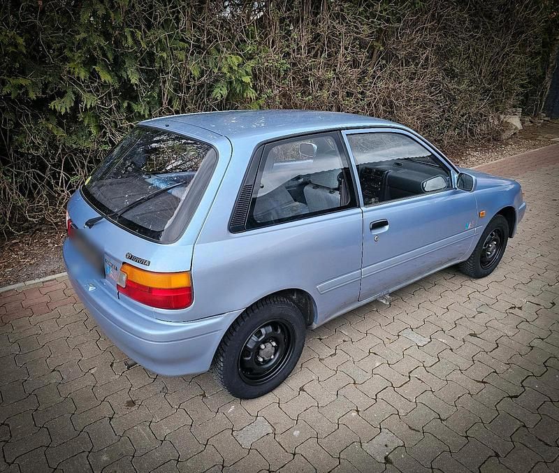 Gebraucht Toyota Starlet 75 PS (55 kW) 1995 Blau Kleinwagen