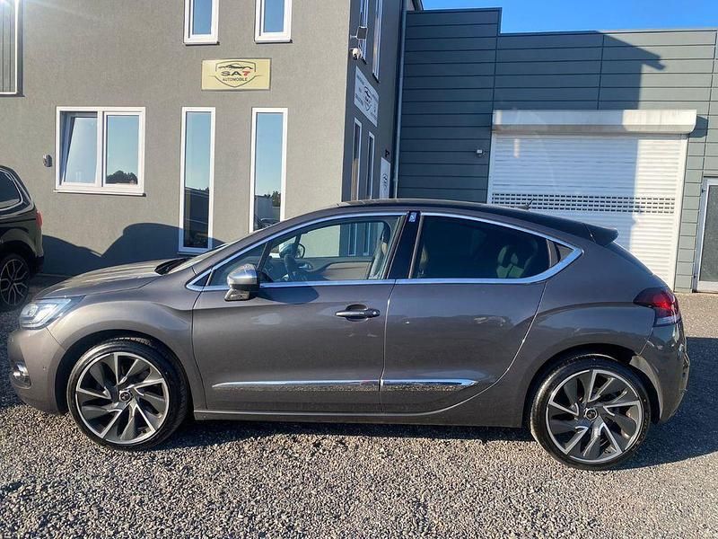 Gris platinium Gebraucht 2016 DS Automobiles DS4 Limousine | 7.900 € (Fairer Preis) - Bild 1/4
