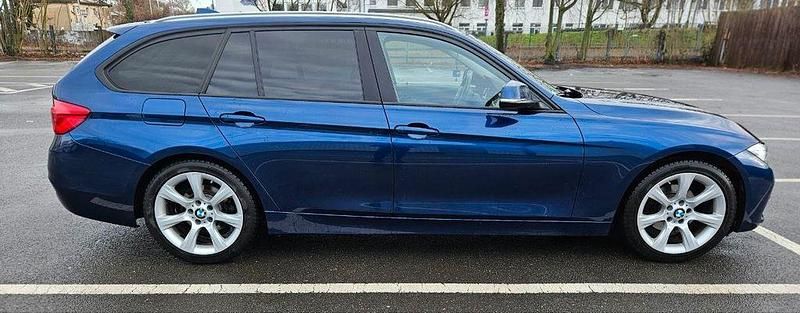 Używany BMW 320 Advantage 163 KM (119 kW) 2018 Niebieski Kombi