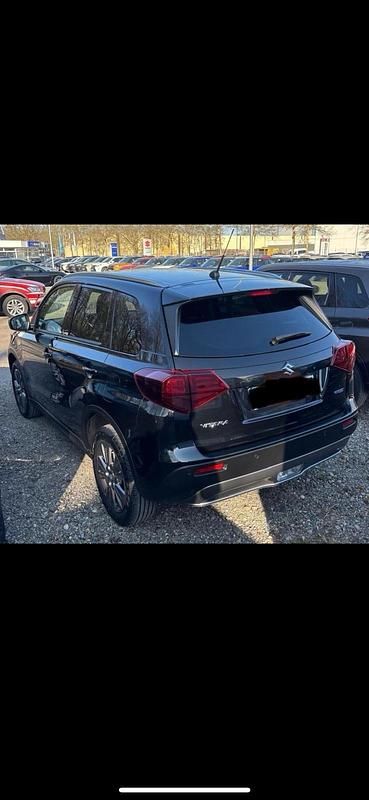 Gebraucht Suzuki Vitara 129 PS (94 kW) 2025 Schwarz Kleinwagen