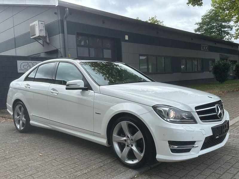 Weiß Gebraucht 2014 Mercedes C220 AMG Limousine | 13.900 € (Guter Preis) - Bild 1/4
