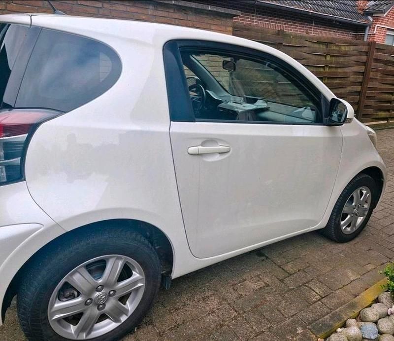 Gebraucht Toyota iQ 68 PS (50 kW) 2009 Weiß Kleinwagen