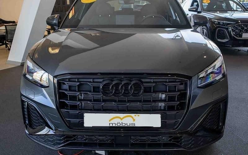 Neu Audi Q2 S-Line 150 PS (110 kW) 2025 Grau SUV