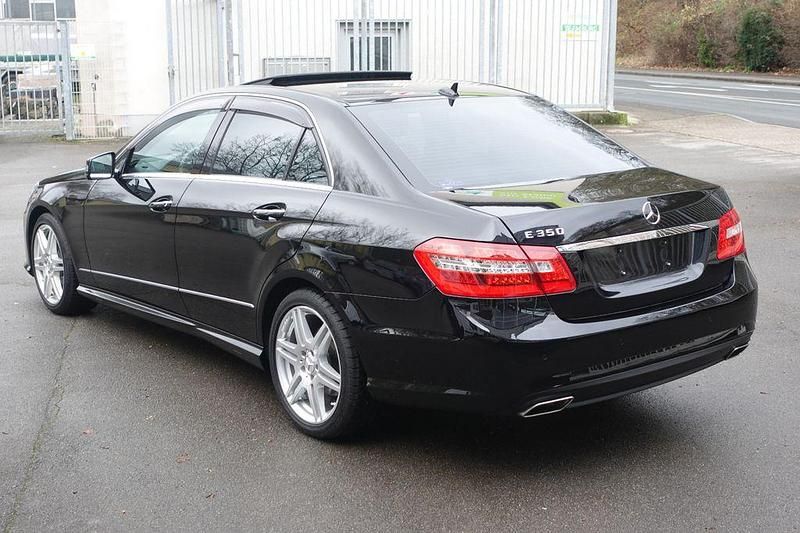 Gebraucht Mercedes E350 Avantgarde 272 PS (200 kW) 2009 Obsidianschwarz Limousine