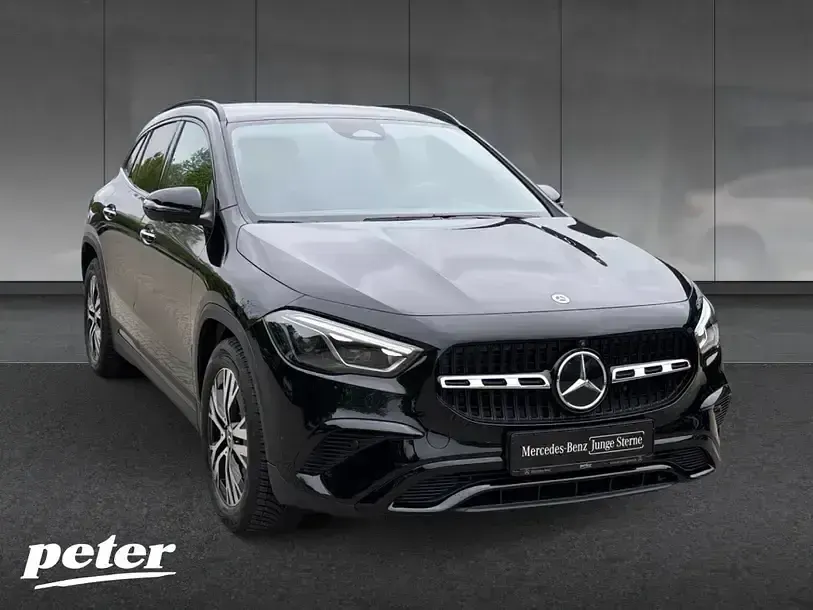 Gebraucht Mercedes GLA200 Progressive 163 PS (119 kW) 2025 Unilack nachtschwarz SUV
