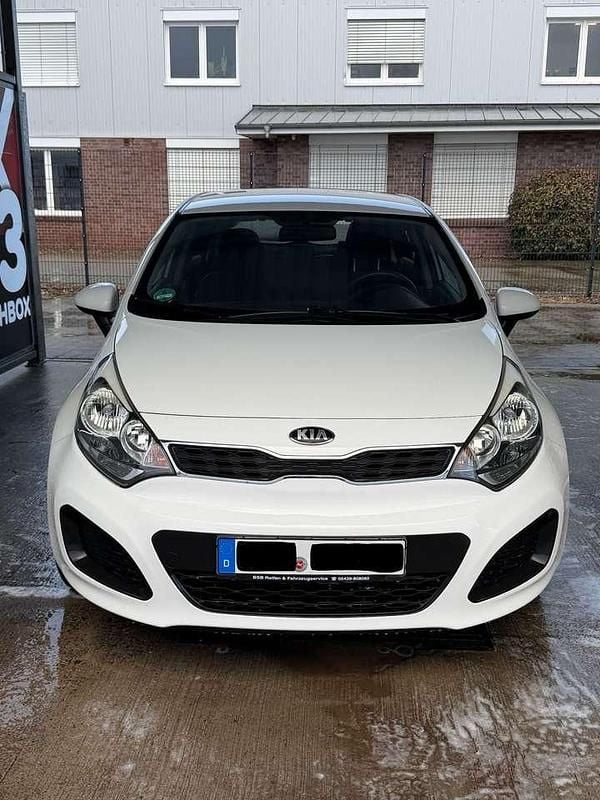Gebraucht Kia Rio Attract 86 PS (63 kW) 2012 Limousine