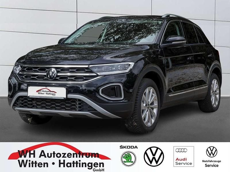 Deep black perleffekt Gebraucht 2025 VW T-Roc Style SUV | 28.697 € (Superpreis) - Bild 1/4