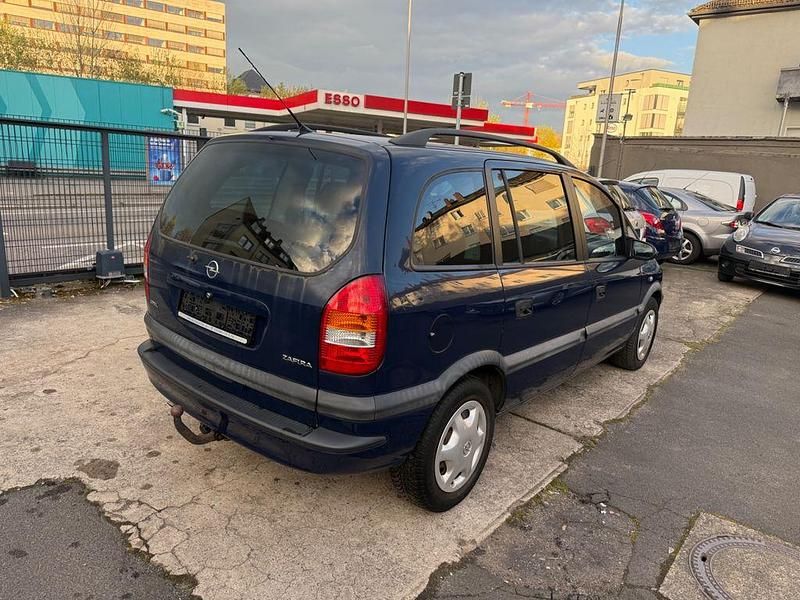 Gebraucht Opel Zafira Selection 147 PS (108 kW) 2002 Blau Van / Kleinbus
