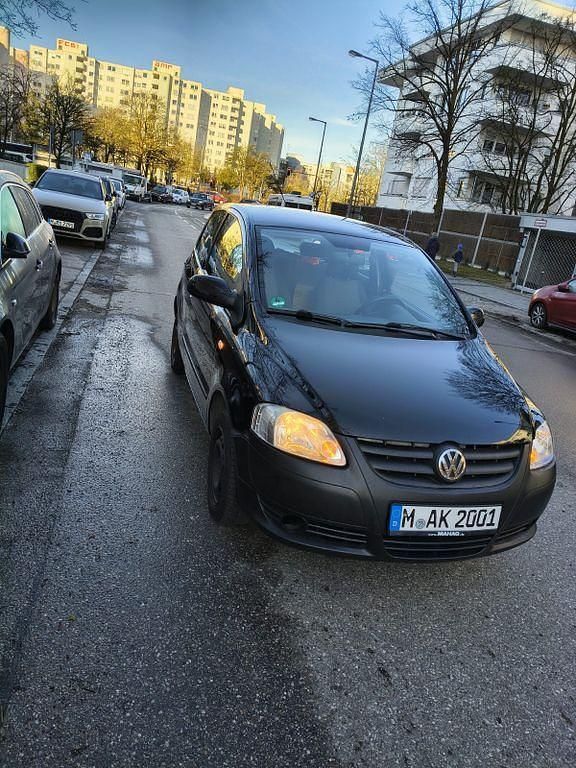 Gebraucht VW Fox 54 PS (39 kW) 2008 Schwarz Kleinwagen