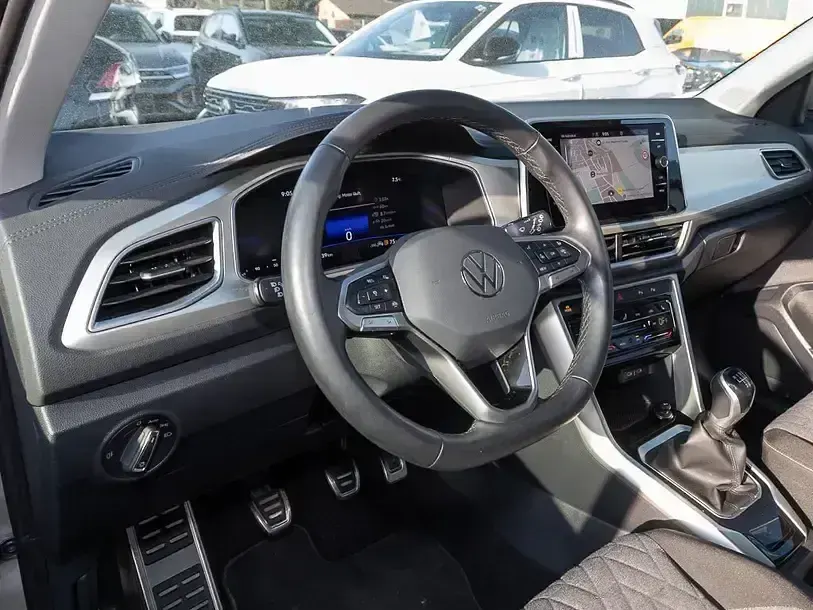 Gebraucht VW T-Roc Move 116 PS (85 kW) 2024 Silber SUV
