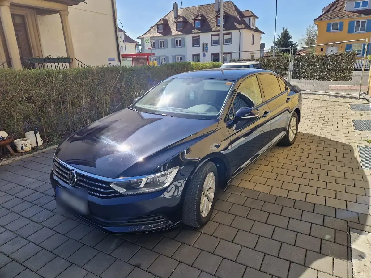 Gebraucht VW Passat 150 PS (110 kW) 2019 Schwarz Limousine