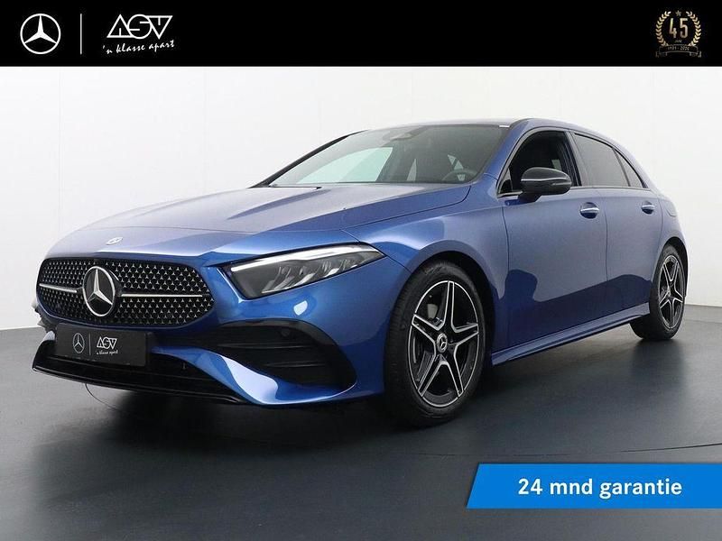 Blau Gebraucht 2024 Mercedes A180 AMG line Limousine | 27.000 € (Guter Preis) - Bild 1/4