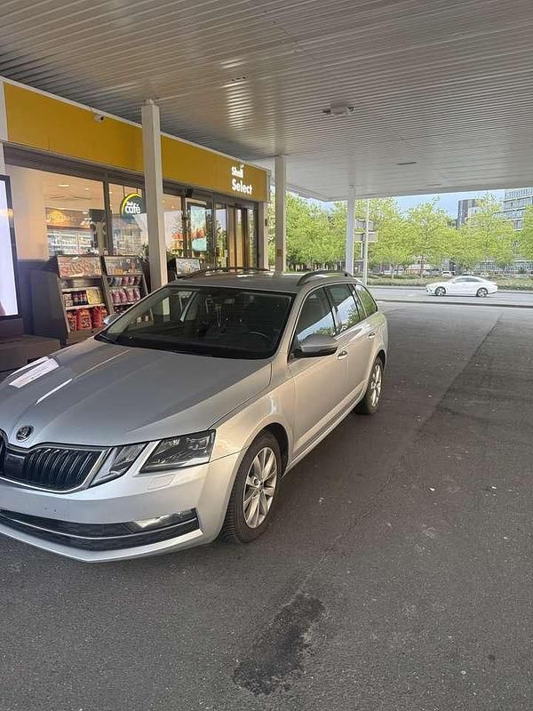 Gebraucht 2018 Skoda Octavia Ambition Kombi | 9.500 € (Etwas zu teuer) - Bild 1/4