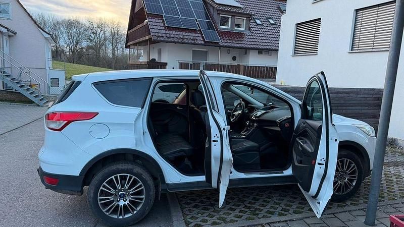 Gebraucht Ford Kuga Titanium 140 PS (102 kW) 2014 Weiß SUV