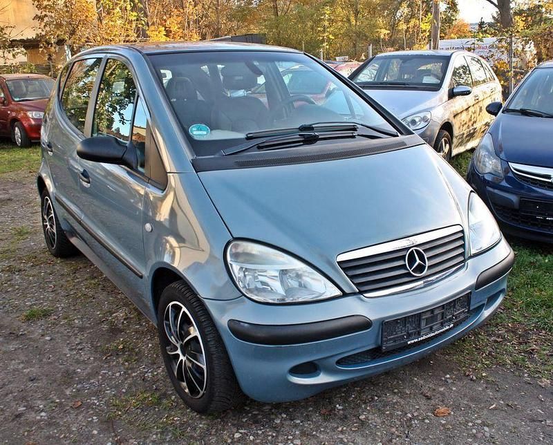 Grau Gebraucht 2002 Mercedes A140 Elegance Van / Kleinbus | 2.599 € (Etwas zu teuer) - Bild 1/4
