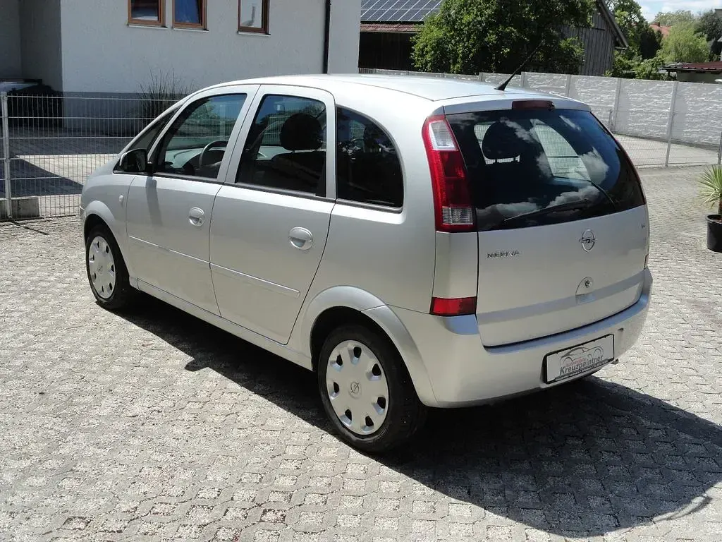 Gebraucht Opel Meriva Edition 101 PS (74 kW) 2006 Starsilber iii m2 Van / Kleinbus