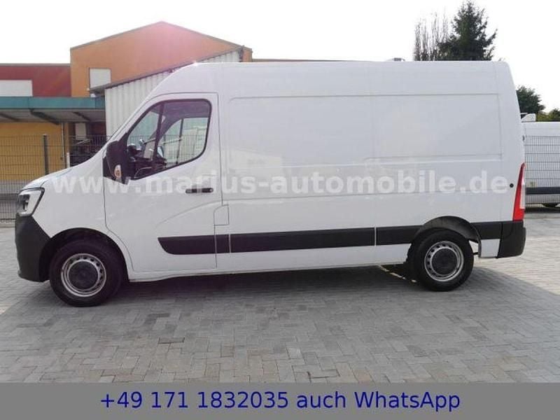 Second-hand Renault Master 136 CP (100 kW) 2023 Alb Monovolum
