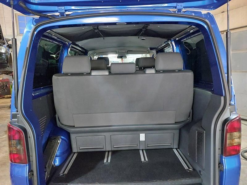 Usado VW Multivan 96 HP (70 kW) 2007 Cinzento Monovolume