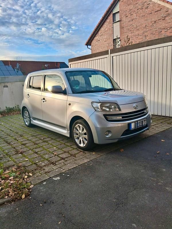 Silber Gebraucht 2010 Daihatsu Materia Van / Kleinbus | 3.200 € (Fairer Preis) - Bild 1/4