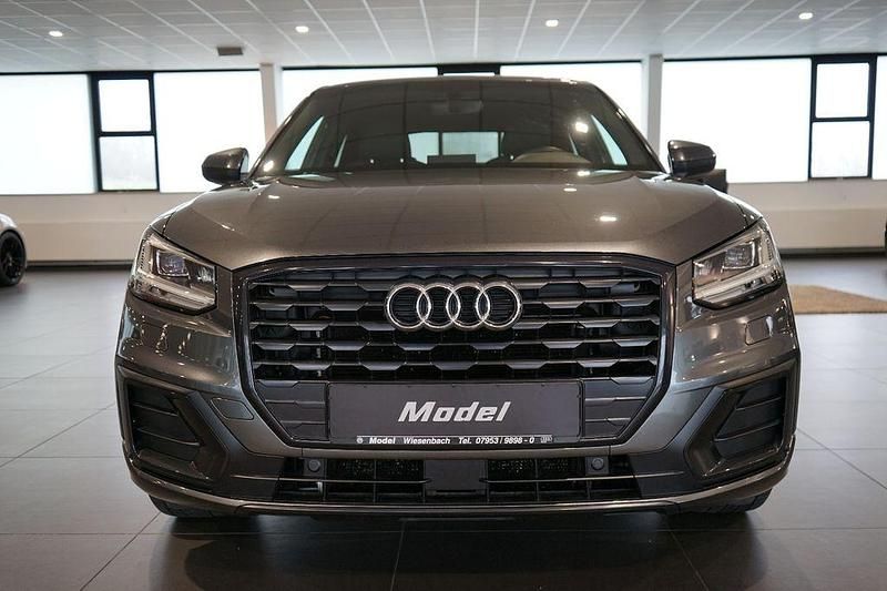 Gebraucht Audi Q2 S-Line 150 PS (110 kW) 2018 Grau SUV
