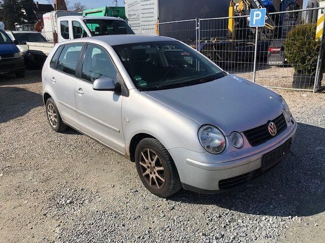 Gebraucht VW Polo Cricket 75 PS (55 kW) 2004 Silber Kleinwagen