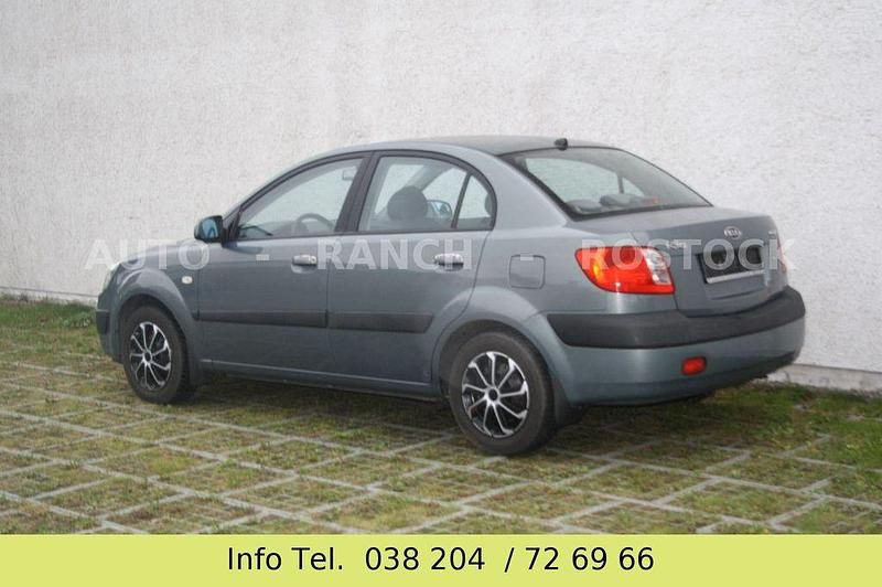 Gebraucht Kia Rio 110 PS (80 kW) 2009 Grau Limousine