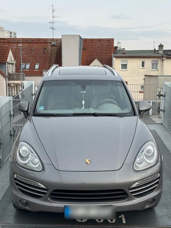 Grau Gebraucht 2011 Porsche Cayenne SUV | 21.000 € (Fairer Preis) - Bild 1/4